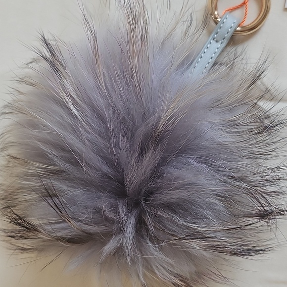 VIOLET RAY Rabbit Fur Charm. - Picture 4 of 5
